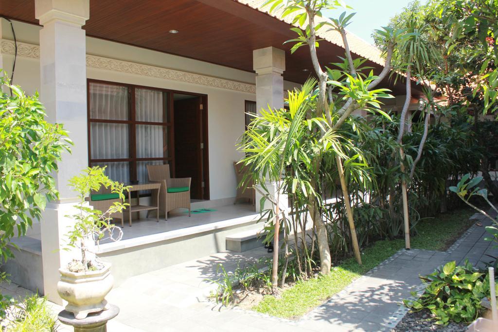 Mona Homestay 발리 사누르 외부 사진